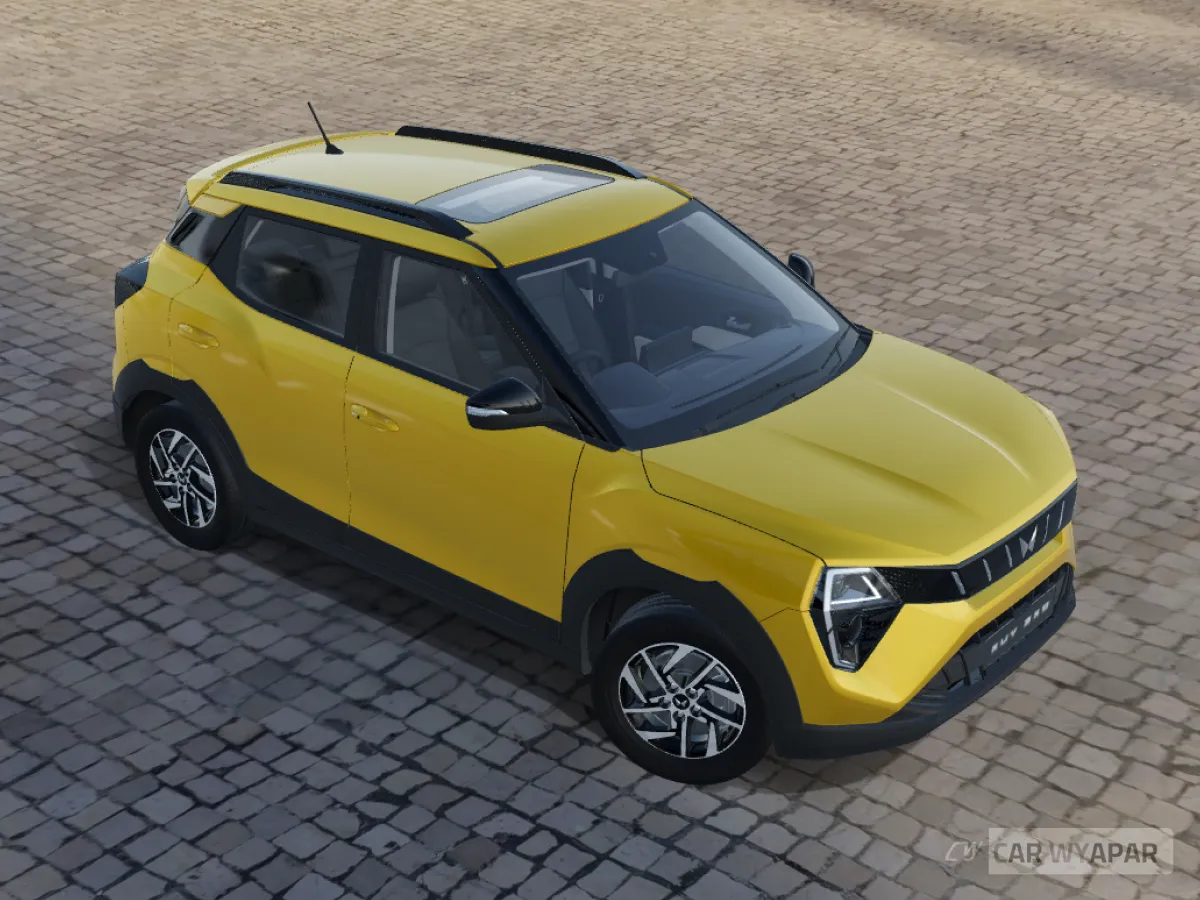 Mahindra XUV 3XO AX5 AT